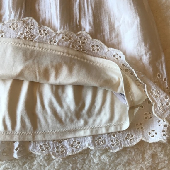 Old Navy Cream Boho Embroidered Mini Skirt Size Small - Picture 5 of 8